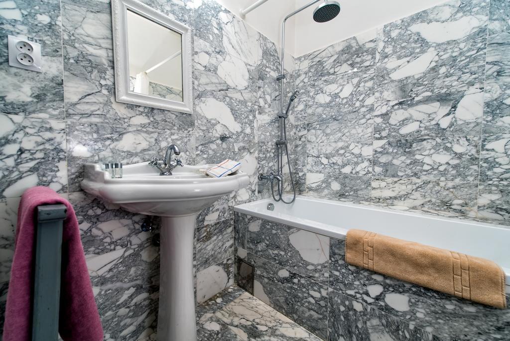 Family Hotel Okoř Екстериор снимка
