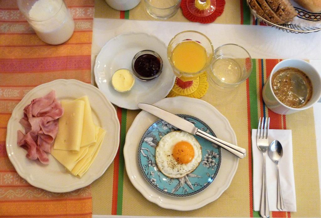 Family Hotel Okoř Екстериор снимка
